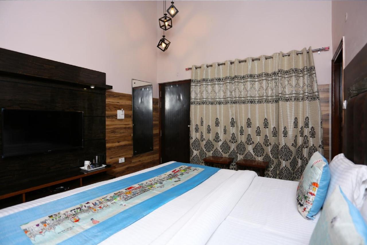 เอแคม ลอดจ์ Hotel ไนนิตัล ภายนอก รูปภาพ